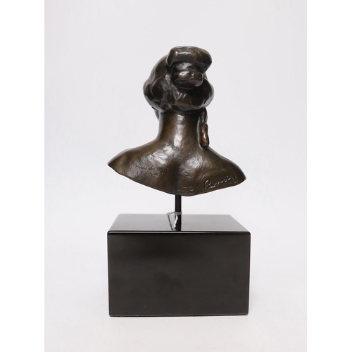 375 - A House of Renoir reproduction bronze bust, Tête de Petite Venus a la Pomme 10/99 AZB, 24cm high... 