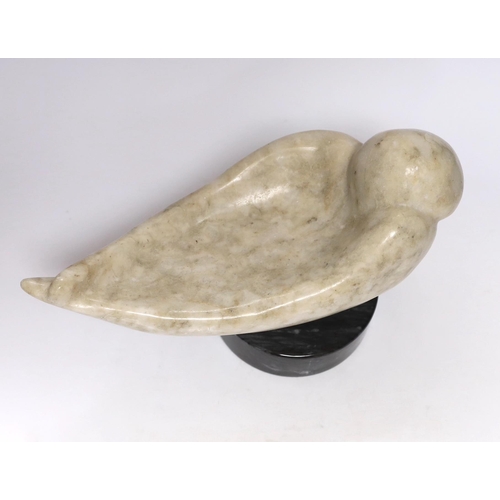 388 - A Shona stone carving of a bird, possibly by Ignatius Zhakawayi, on a marble base, 35cm long