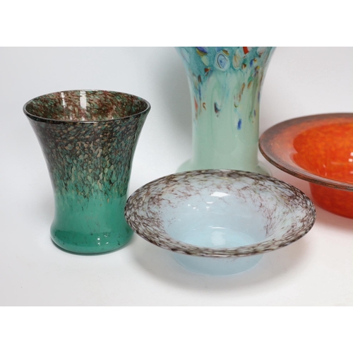 452 - A Vasart or Strathearn mottled glass vase, a Monart glass small vase and two similar bowls (4) talle... 