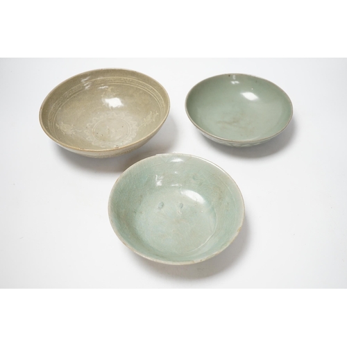 499 - Two Korean celadon bowls, Goryeo dynasty (11th/12th century), the first carved with lotus petals to ... 