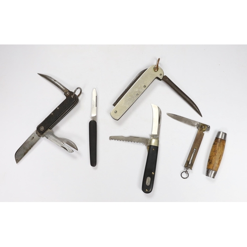 564 - Five penknives including; a Canadian Army Militia & Defence Utility Knife dated 1915, a British Mi... 