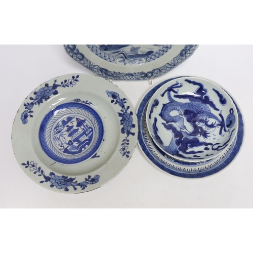 617 - Two Chinese blue and white export plates and four other Chinese plates, largest 23cm in diameter... 