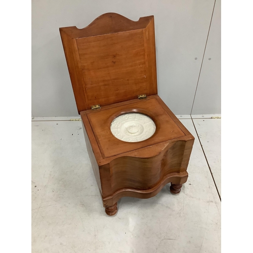 75 - A Victorian mahogany serpentine commode, width 44cm, depth 41cm, height 43cm