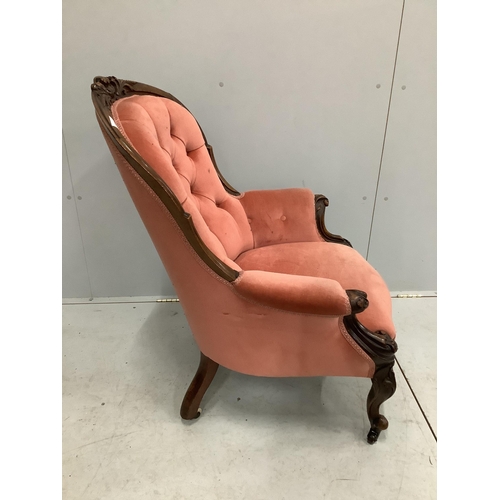 81 - A Victorian walnut spoon back armchair, width 70cm, depth 72cm, height 98cm