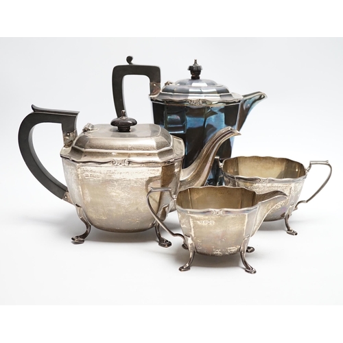 864 - A George V silver three piece silver tea set, George Wish, Sheffield, 1929, 37.6oz, together with a ... 