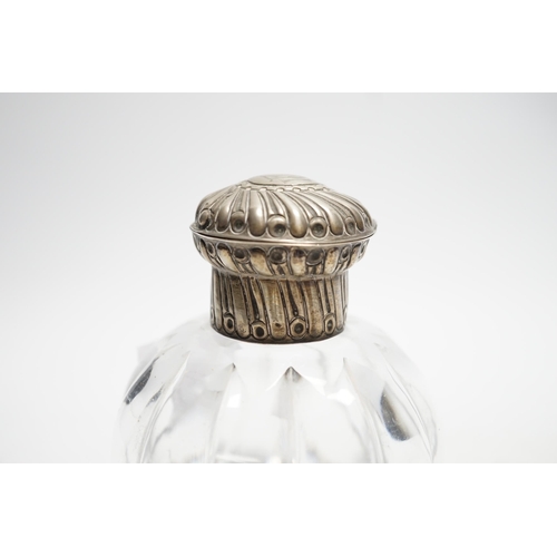 870 - A Victorian silver mounted glass scent bottle, London, 1886, 11.2cm.