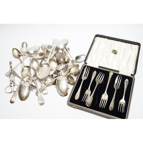 872 - A quantity of assorted 19th century and later silver flatware, various dates, patterns and makers in... 