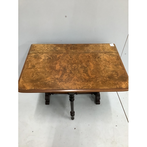 95 - A late Victorian figured walnut Sutherland table, width 76cm, height 72cm