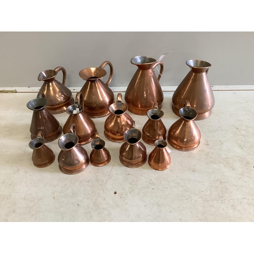 1043 - Fourteen 19th / early 20th century copper haystack measures, half gallon to one gill, largest height... 