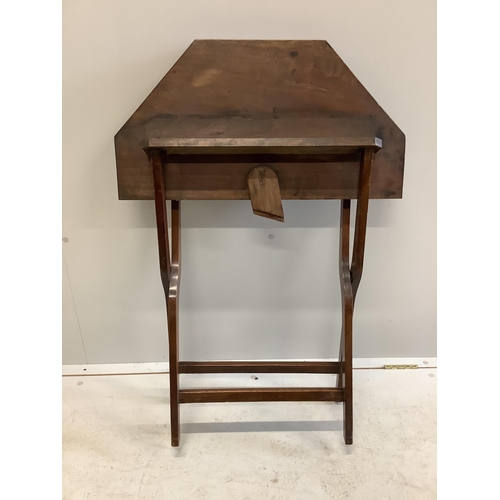 1076 - An Edwardian octagonal mahogany folding coaching table, width 68cm, height 67cm