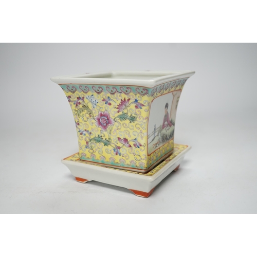 1250 - A Chinese yellow ground famille rose planter and underdish, Qianlong mark, Republic period, 11.5cm t... 