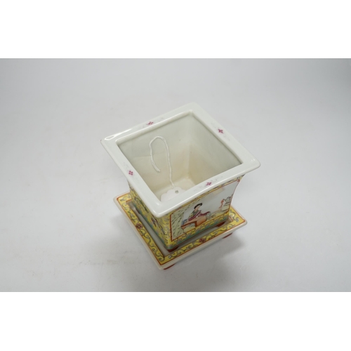 1250 - A Chinese yellow ground famille rose planter and underdish, Qianlong mark, Republic period, 11.5cm t... 