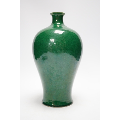 1261 - A Chinese green glaze monochrome vase, late Qing, 26cm