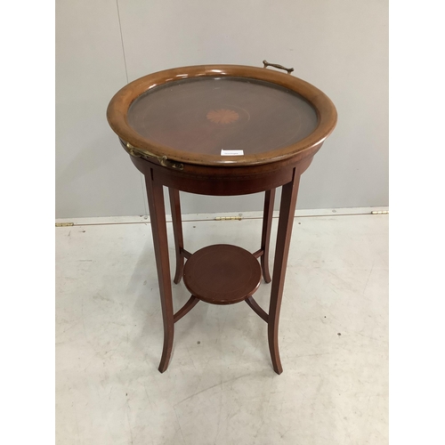 1053 - An Edwardian inlaid mahogany circular tray top occasional table, diameter 51cm, height 73cm