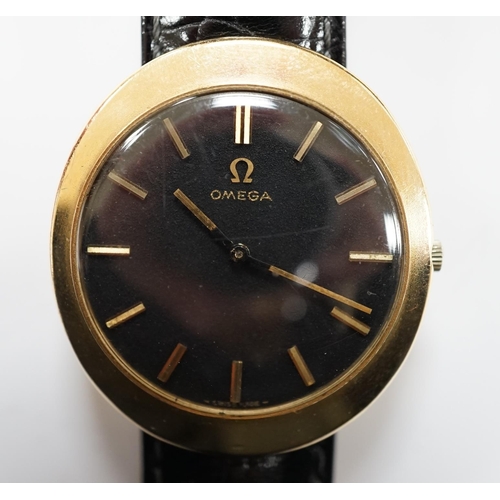 1941 - A gentleman's 9ct gold black dial manual wind wrist watch, with Omega box.