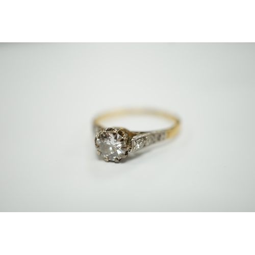 1944 - An 18ct, plat and single stone diamond set ring, with diamond chip set shoulders, the stone weighing... 