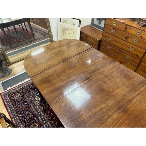 182 - A Regency mahogany D end extending dining table, 257cm extended, width 109cm, height 70cm