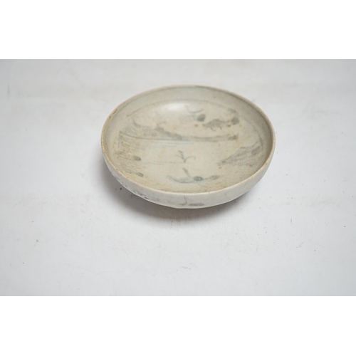 327 - A Vung Tao cargo blue and white dish, 11.5cm diameter