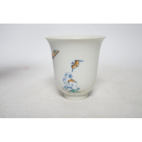 370 - A Chinese underglaze copper red beaker, 9cm