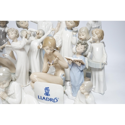 384 - A group of various Lladro figures (16 + plaque)