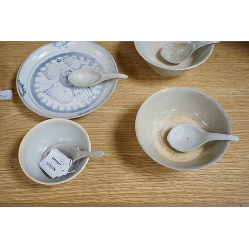 395 - A group of Chinese Tek Sing cargo wares, including blue and white or enamelled plates, bowls, spoons... 