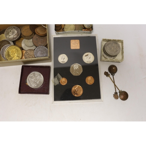 2039 - British and World coinage, to include a William IV fourpence 1836 South Africa five shillings 1948, ... 