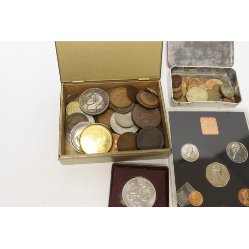 2039 - British and World coinage, to include a William IV fourpence 1836 South Africa five shillings 1948, ... 