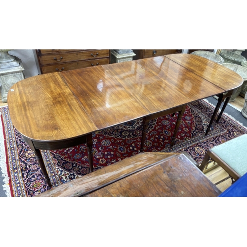 183 - A Regency mahogany D end extending dining table, 257cm extended, width 109cm, height 70cm