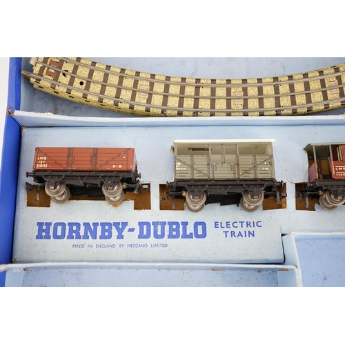 251 - A collection of Hornby Dublo railway for 3-rail running, including; a boxed EDG7 Tank Goods Train se... 