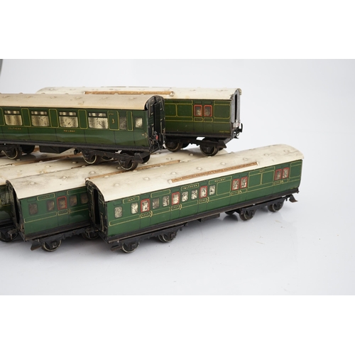 267 - Seven Hornby 0 gauge tinplate No.2 coaches in Southern Railway livery