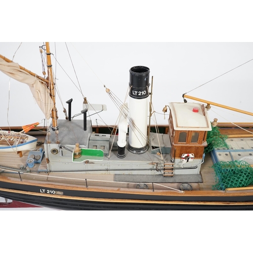 284 - A kit-built Maxwell Hemmens pond yacht style live steam model of a herring drifter, LT210, 120cm lon... 