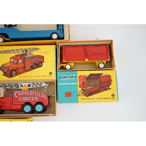 315 - Seven boxed Corgi Toys and Major Toys; a Carrimore Low-Loader (1100), a Massey-Ferguson 780 Combin... 