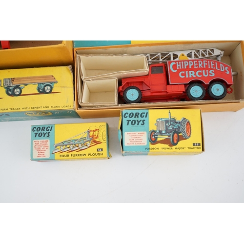 315 - Seven boxed Corgi Toys and Major Toys; a Carrimore Low-Loader (1100), a Massey-Ferguson 780 Combin... 