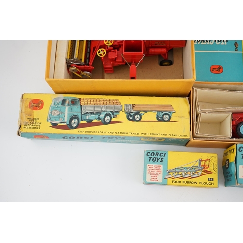 315 - Seven boxed Corgi Toys and Major Toys; a Carrimore Low-Loader (1100), a Massey-Ferguson 780 Combin... 