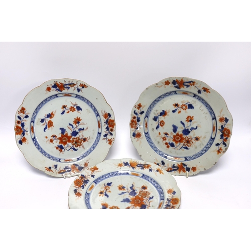 441 - A group of five 18th century Chinese Imari plates, 22.5cm