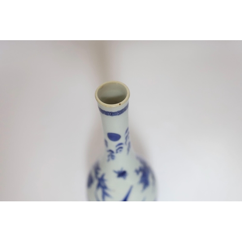 495 - A Chinese blue and white bottle vase, Kangxi period, 22cm