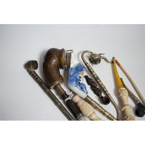 644 - A quantity of various pipes including Meerschaum