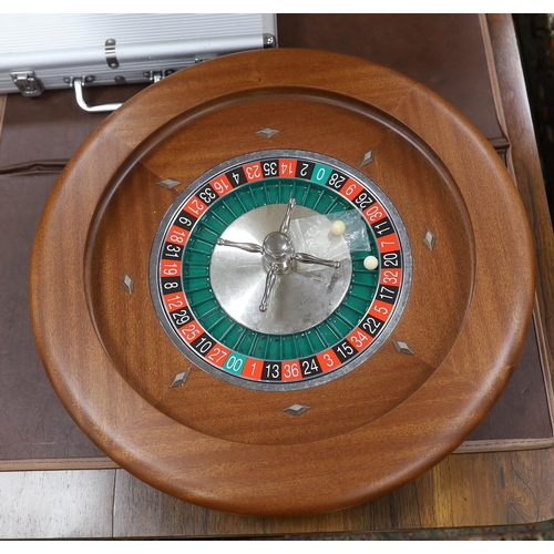 683 - A Dal Negro Montecarlo mahogany roulette wheel with full accessories