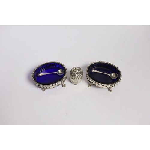 855 - A pair of Edwardian pierced silver oval salts, Charles Stuart Harris, London, 1901/2, 82mm(a.f.), wi... 