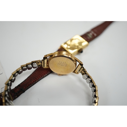 905 - Two 18k cased lady's manual wind wrist watches, including Kismet, on gold plated or leather bracelet... 