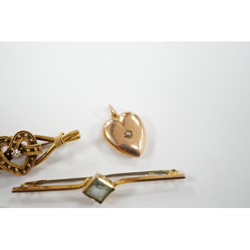 908 - A 9ct chain, 42cm, a 15ct and diamond set heart shaped bar brooch, a 9ct and gem set bar brooch and ... 