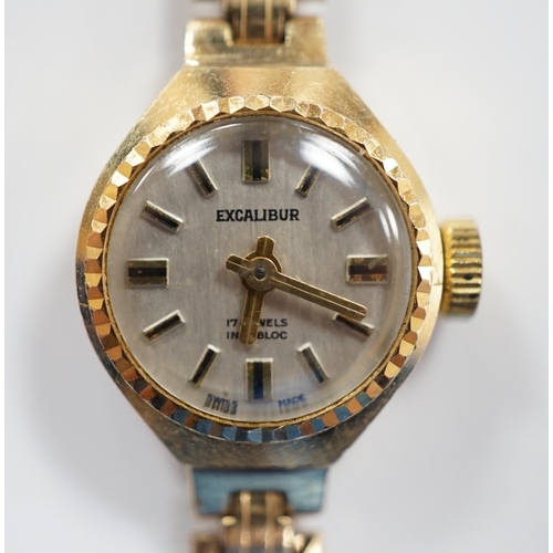 971 - A lady's 9ct gold Excalibur manual wrist watch, on a 9ct gold bracelet, overall 17.5cm, gross weight... 