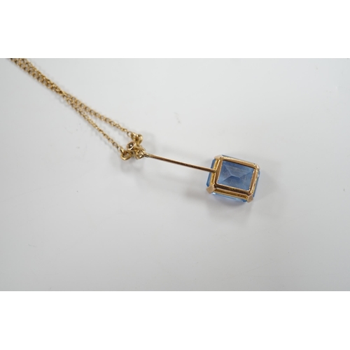 972 - A 9c, single stone synthetic blue spinel and single stone diamond set drop pendant necklace, 44cm, g... 