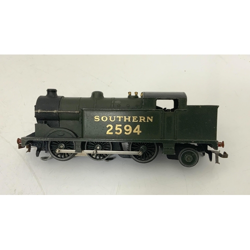 264 - A boxed Hornby Dublo EDG7 Southern Railway Tank Goods Set, comprising of an SR Class N2 0-6-2T locom... 