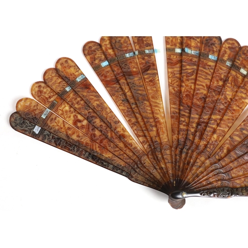 361 - A 19th century Chinese finely carved tortoiseshell brisé fan, 18cm high