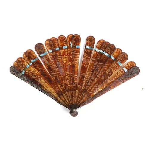 361 - A 19th century Chinese finely carved tortoiseshell brisé fan, 18cm high