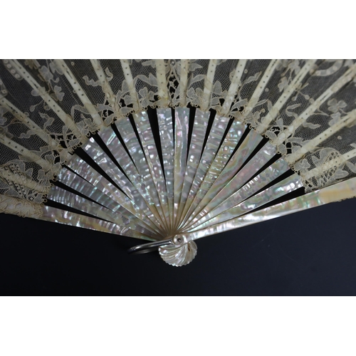 369 - An unusual commemorative Carrickmacross lace fan, possibly one made and entered for a group of compe... 