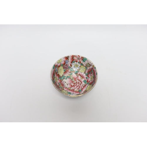 419 - A small circular Chinese porcelain bowl having polychrome 'millefiore' and gilt decoration, diameter... 