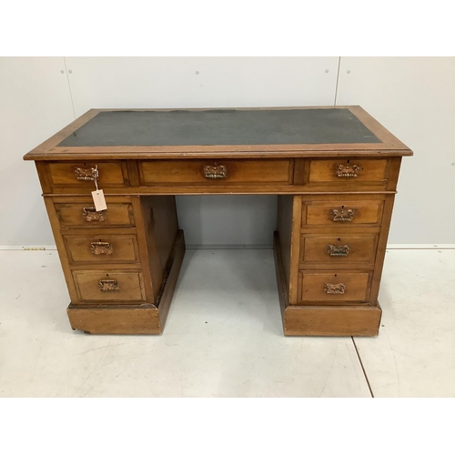 44 - A late Victorian mahogany pedestal desk, width 120cm, depth 65cm, height 76cm