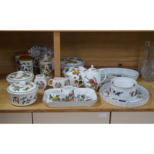 445 - A quantity of Worcester Evesham, Port Meirion and other teawares and serving dishes, etc. (22)... 